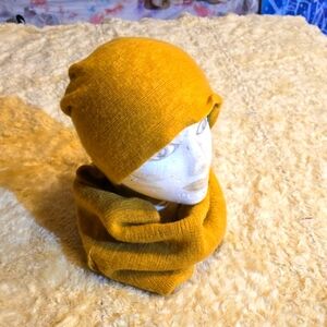 (3-4) cowl scarf and toboggan